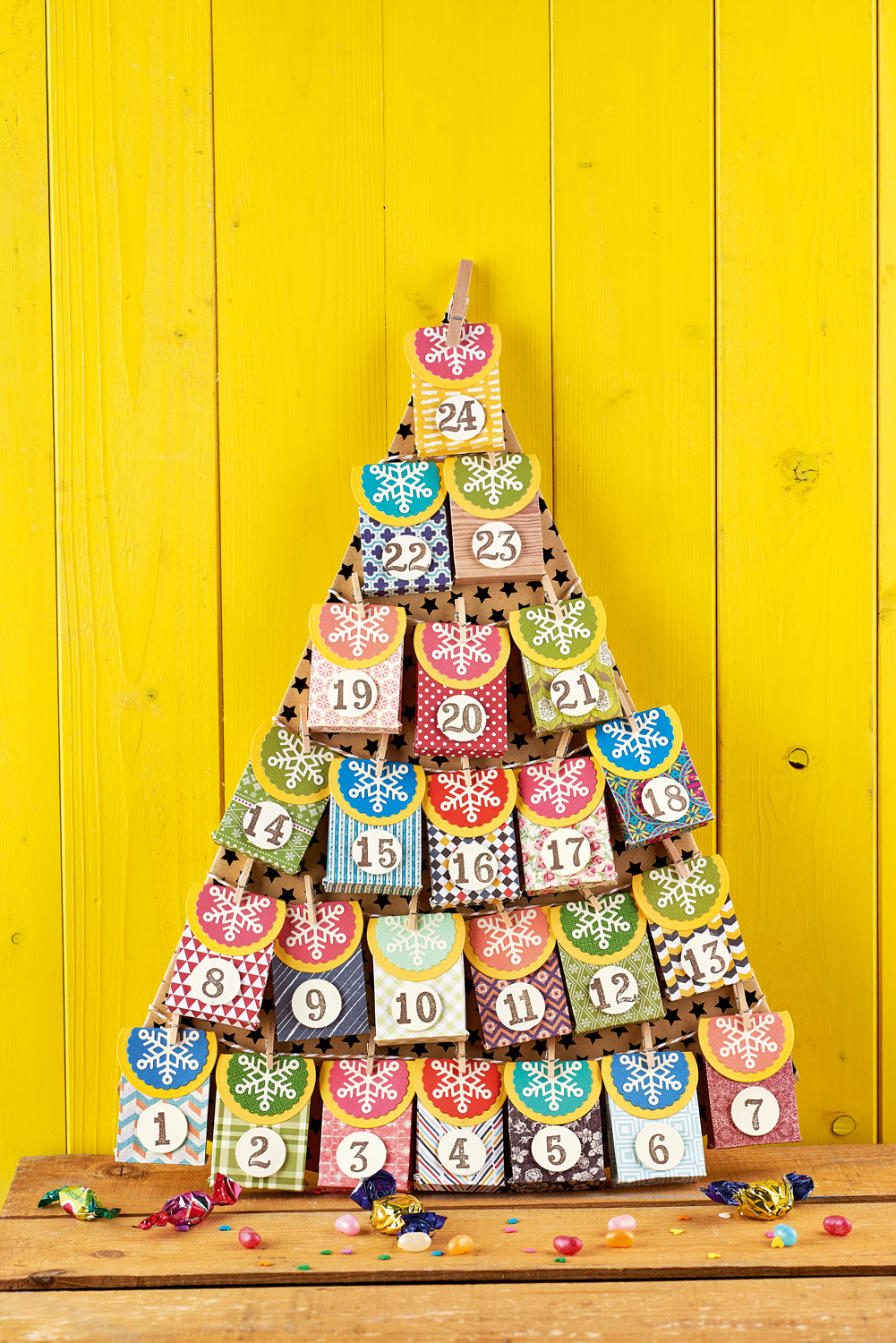 Make this advent calendar in one afternoon PaperCrafter project